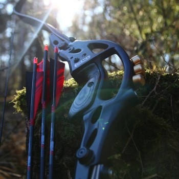 drake-rivet-60-64-inches-22-60-lbs-ilf-take-down-recurve-bow~3