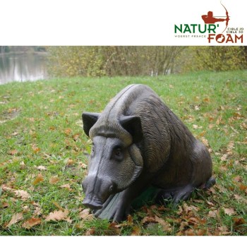 naturfoam-wildschwein-sitzend